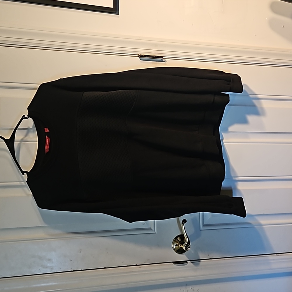 SAKS 5TH AVENUE SWEATSHIRT